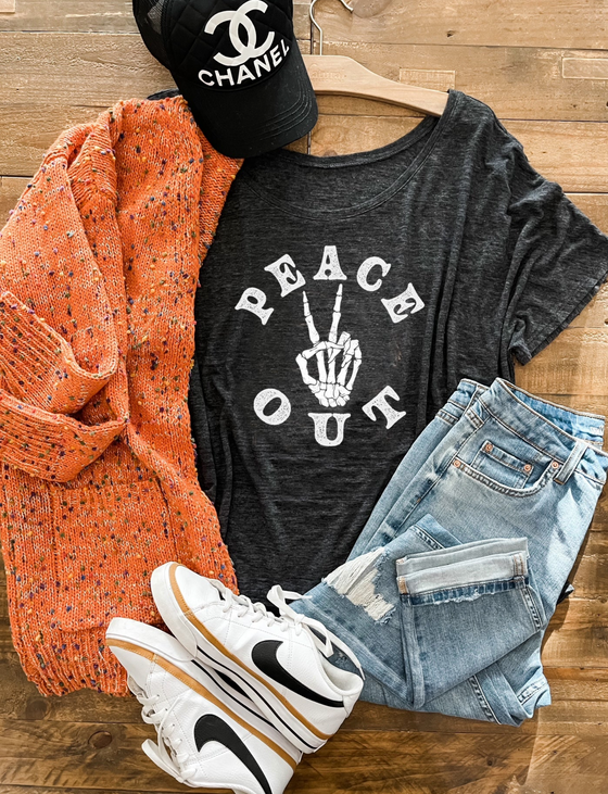 Peace Out Graphic Tee in Charcoal