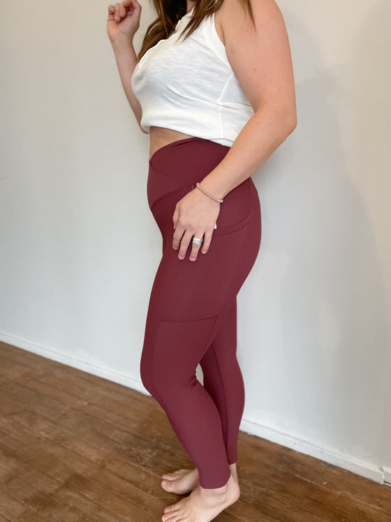 The Molly Max Sculpt Ribbed Leggings in Umber