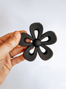  Flower Claw Clip in Black
